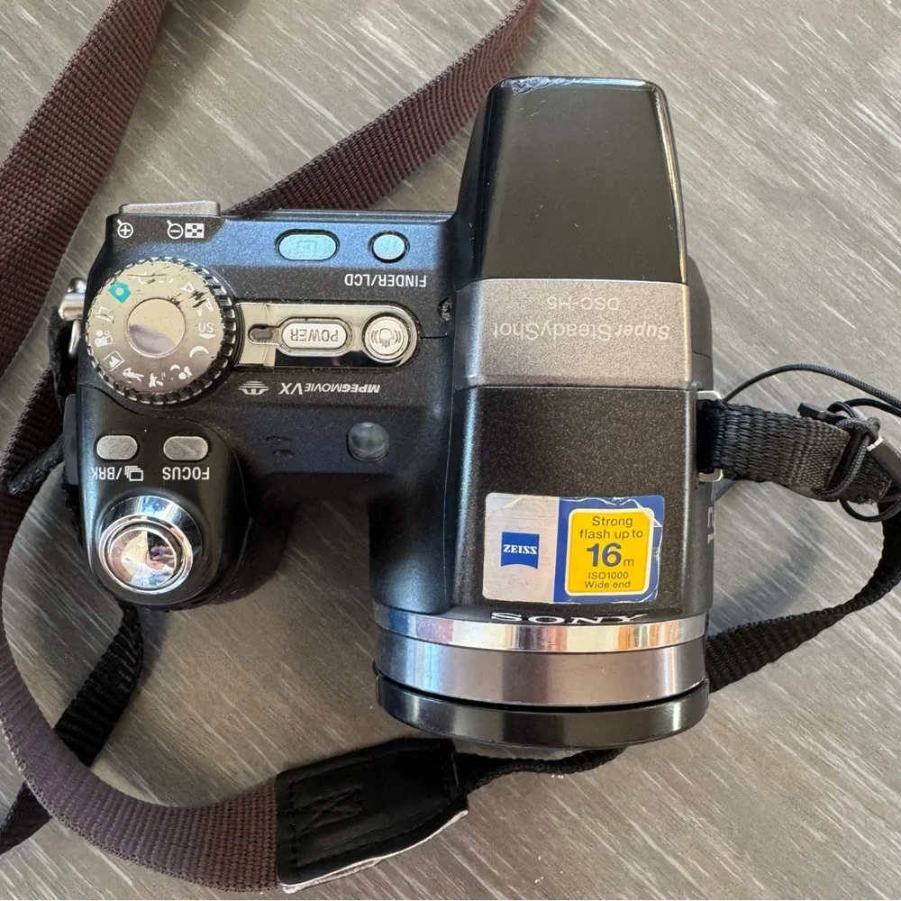 Sony Cyber-shot DSC-H5 Digital Camera-super steady Shot 12x -Selling For Parts